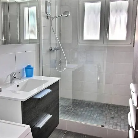 Apartment 3 Pieces En Plein Centre De *