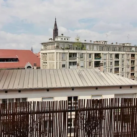 Apartment 3 Pieces En Plein Centre De *